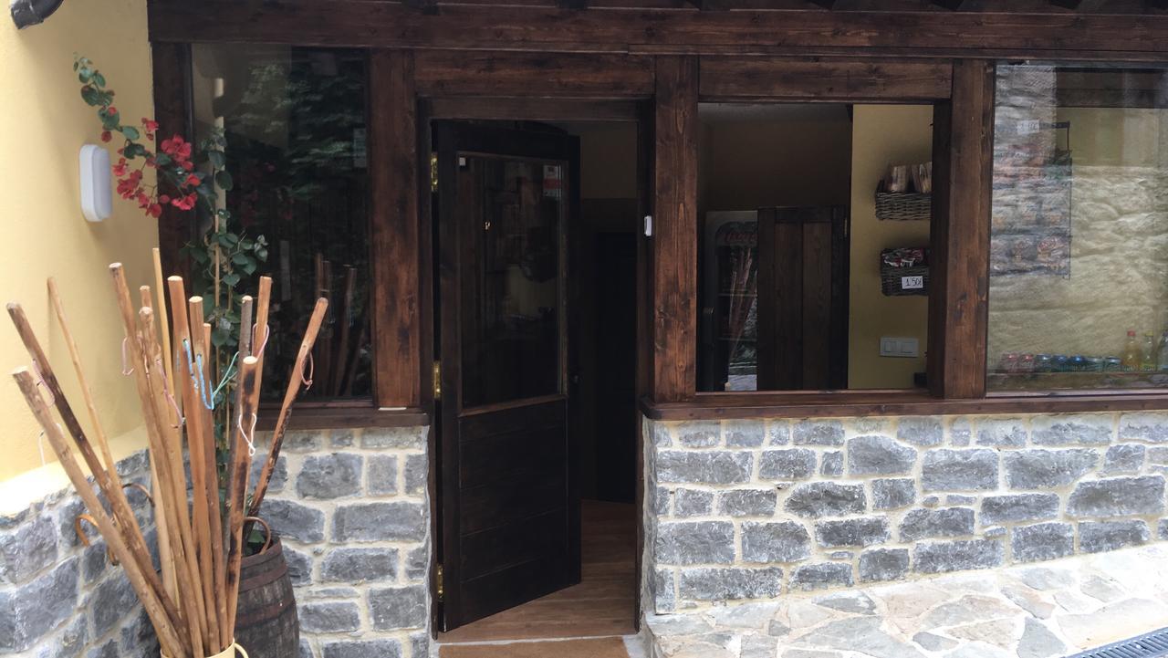Albergue Villa De Bulnes Buitenkant foto