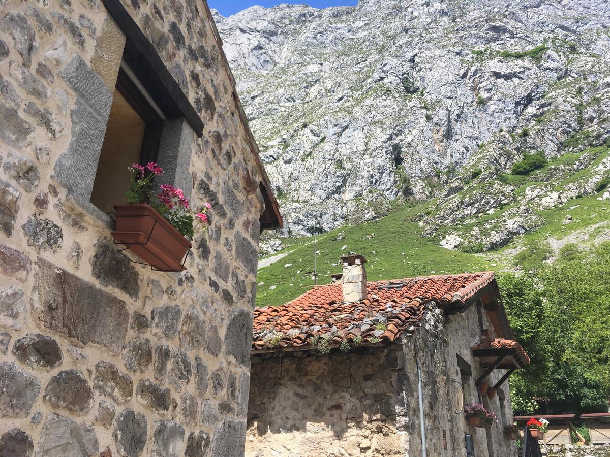 Albergue Villa De Bulnes Buitenkant foto