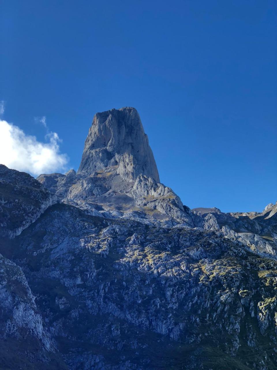 Albergue Villa De Bulnes Buitenkant foto